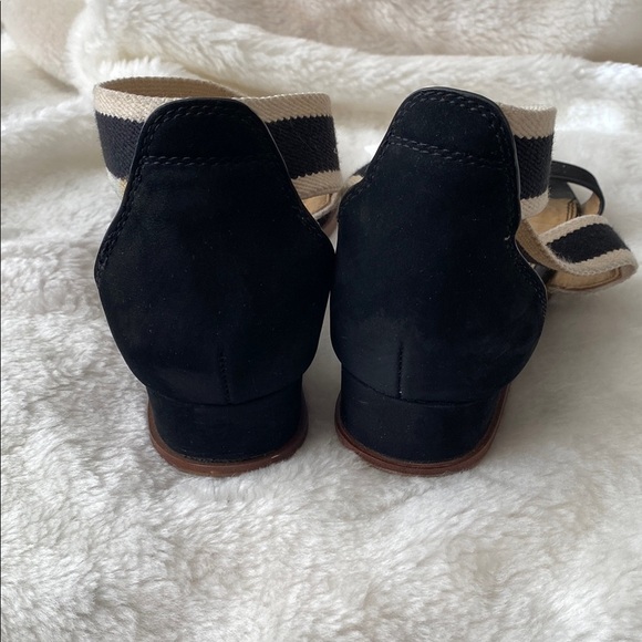 Splendid Black and Tan Sandals with Modern Asymmetry - Picture 3 of 11